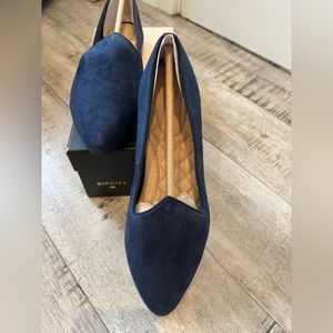 New in box suede birdies flats
